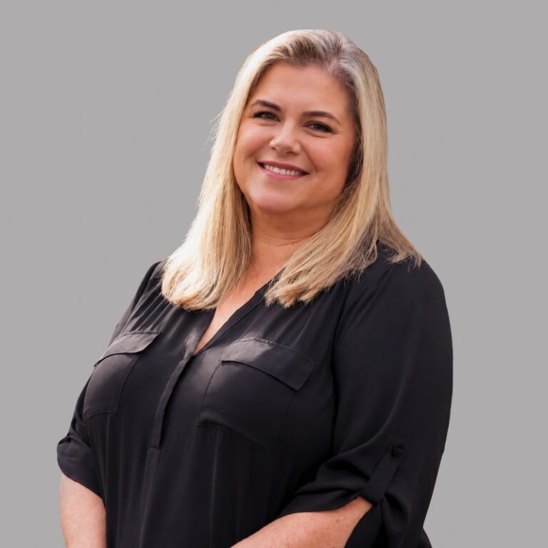 Gisela Cortina, Escrow Officer at Diamond Valley Escrow
